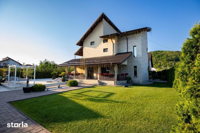 Casă cu 6 camere cu Teren 1700 Mp în Aninoasa