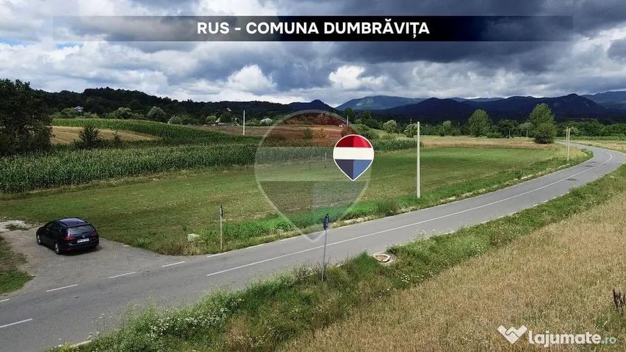 Teren în Rus