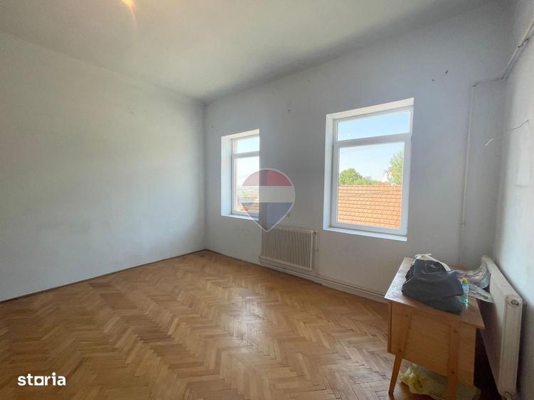 Casă cu 3 camere în Central