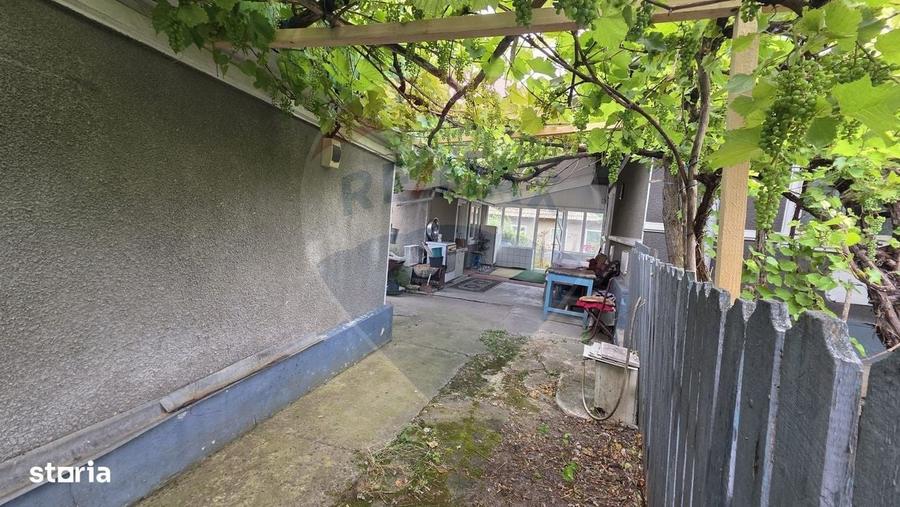 Casă cu 3 camere cu Teren 10991 Mp în Siliștea