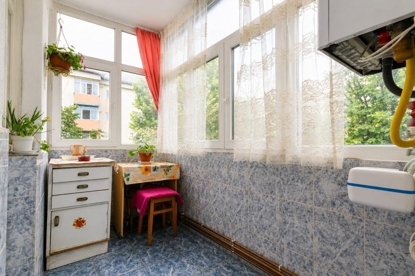 Apartament cu 3 camere decomandat în 1 Mai