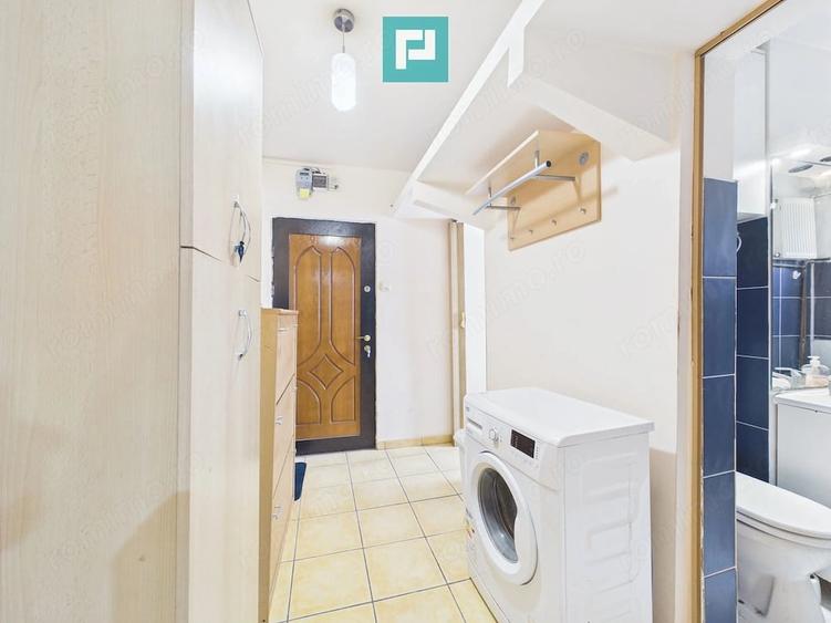 Apartament cu 3 camere semidecomandat în Central