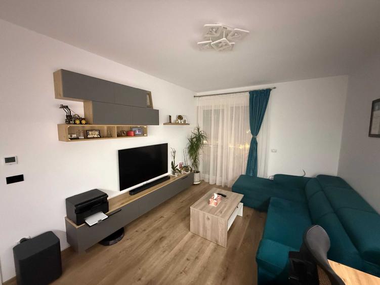 Apartament cu 2 camere decomandat în Giroc