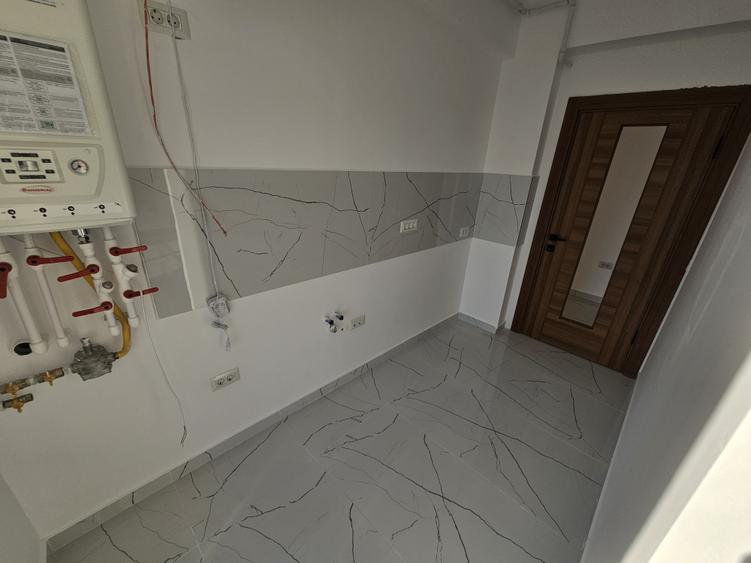 Apartament cu 3 camere decomandat în Vitan