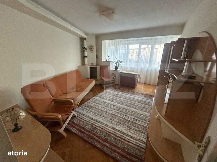 Apartament cu 3 camere decomandat în Cetate