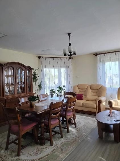 Casă cu Teren 1200 Mp în Central