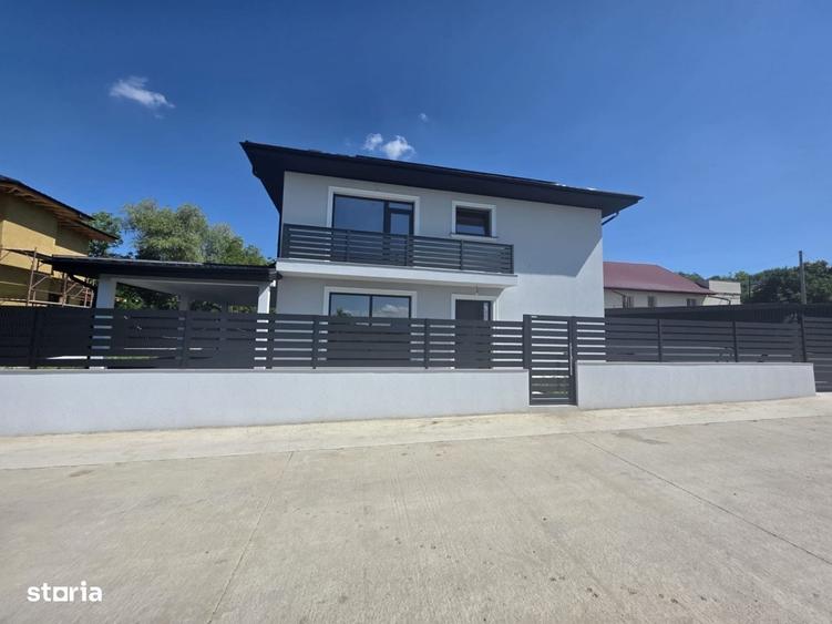 Casă cu 4 camere cu Teren 500 Mp în Bârnova