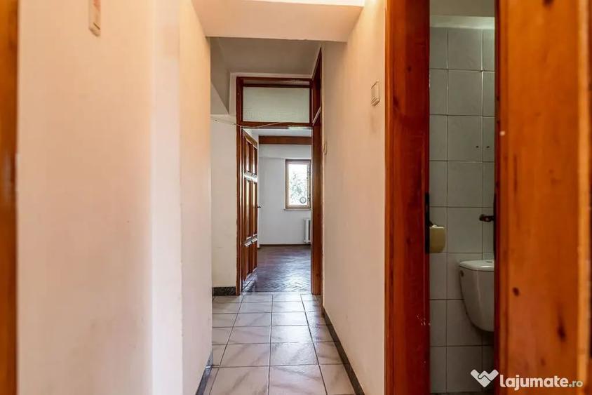 Apartament cu 4 camere decomandat în Aurel Vlaicu