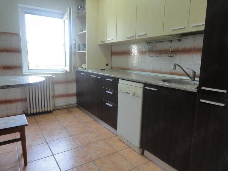 Apartament cu 4 camere decomandat în Micălaca