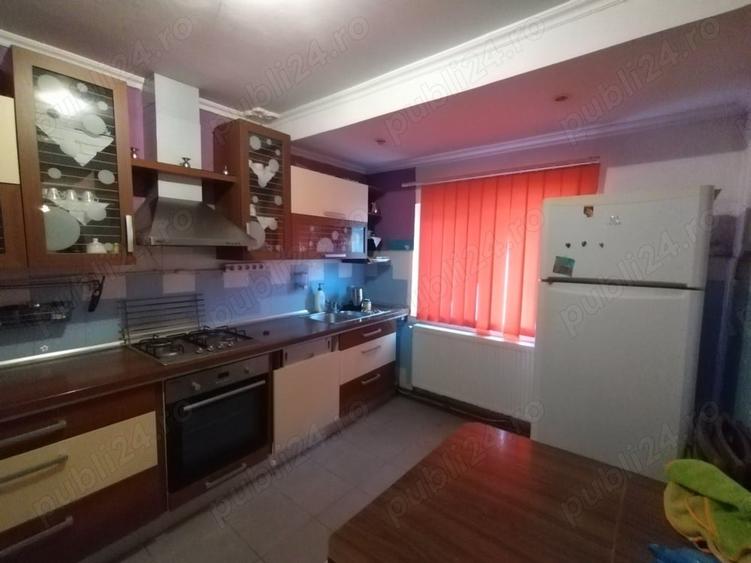 Casă cu 6 camere în Tâncăbești