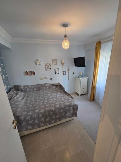 Apartament cu 3 camere semidecomandat în Nord