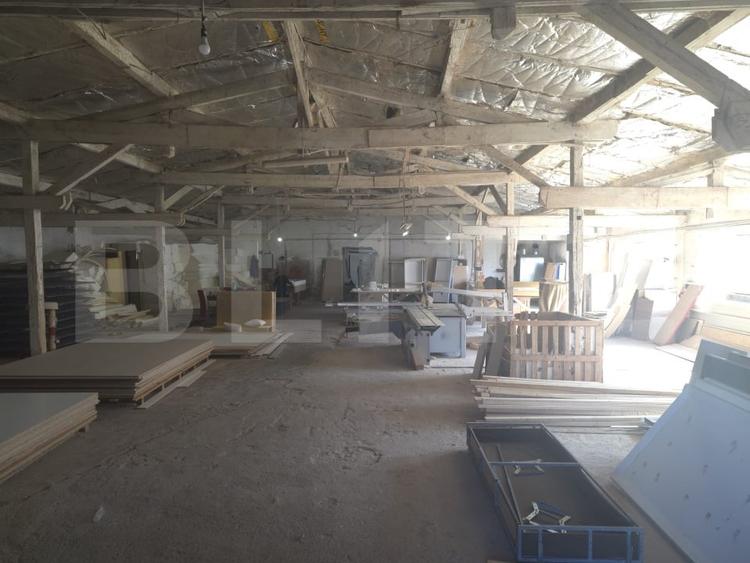 Spațiu industrial, de 1,200 mp, în Titu