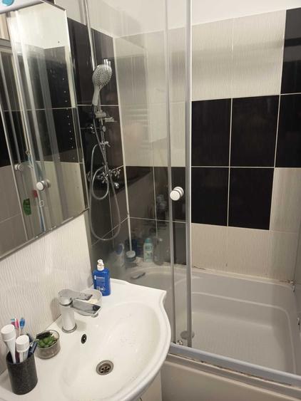 Apartament cu 2 camere semidecomandat în Ostroveni