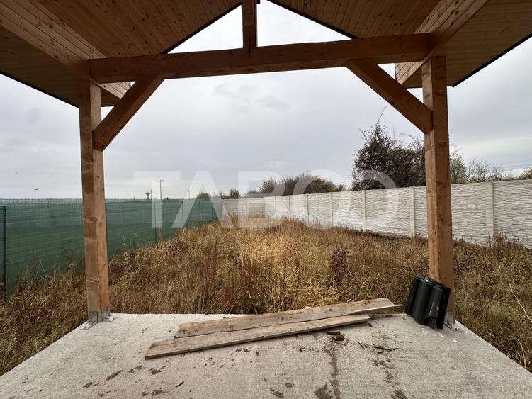 Casă individuală cu 3 camere cu Canalizare în Cristian