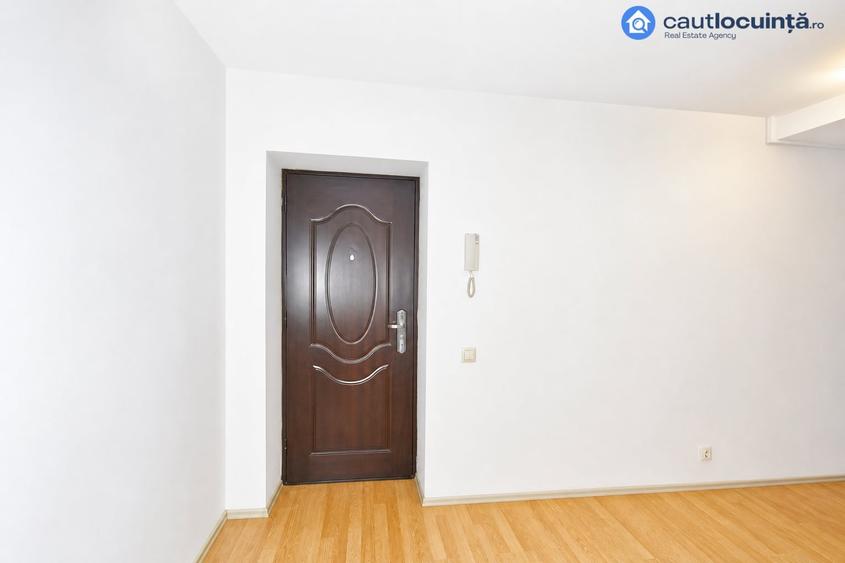 Apartament cu 3 camere decomandat, mobilat în Păcii