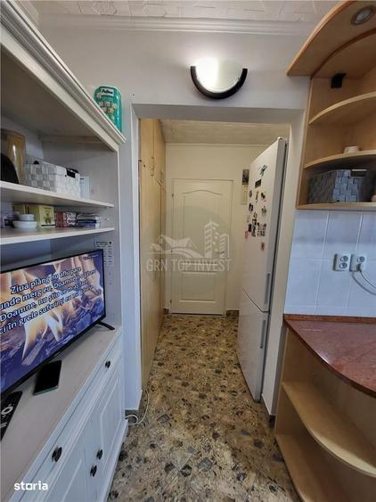 Apartament cu 2 camere semidecomandat, mobilat în Central