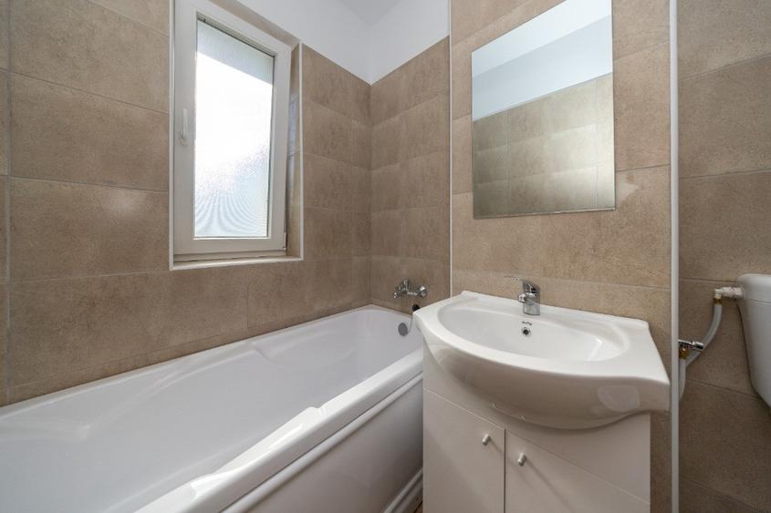 Apartament cu 3 camere decomandat în Sânpetru