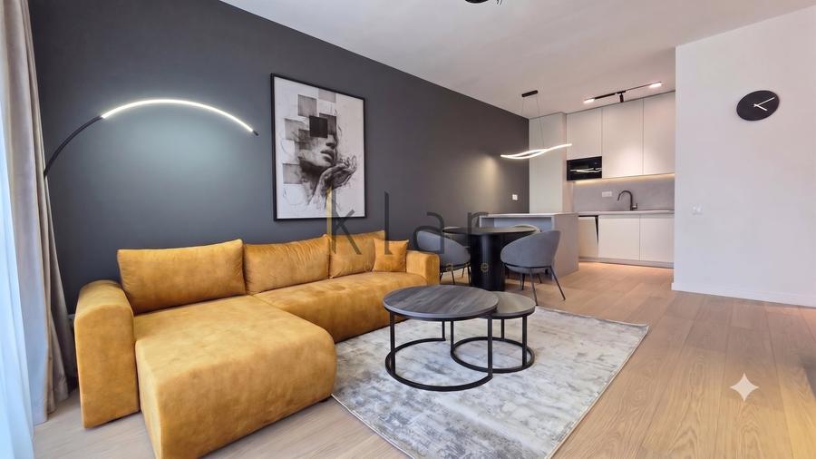 Apartament cu 2 camere semidecomandat, mobilat în Central
