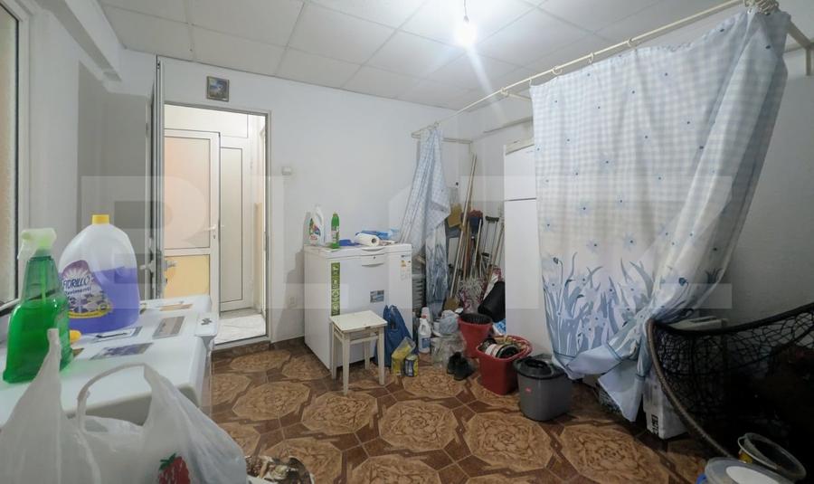 Apartament cu 4 camere decomandat, mobilat în Malu Roșu