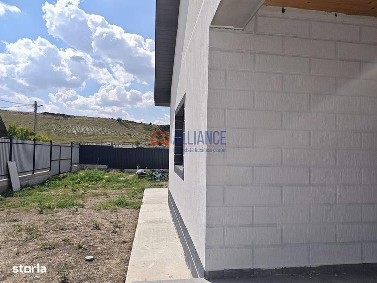 Casă cu 3 camere decomandat în Valu lui Traian