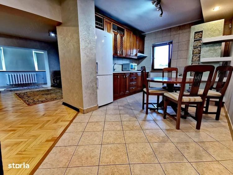 Apartament cu 4 camere decomandat în Central