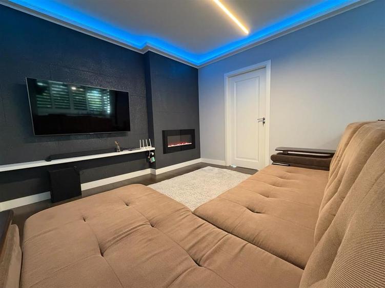 Apartament cu 3 camere decomandat, mobilat în Podu Roș