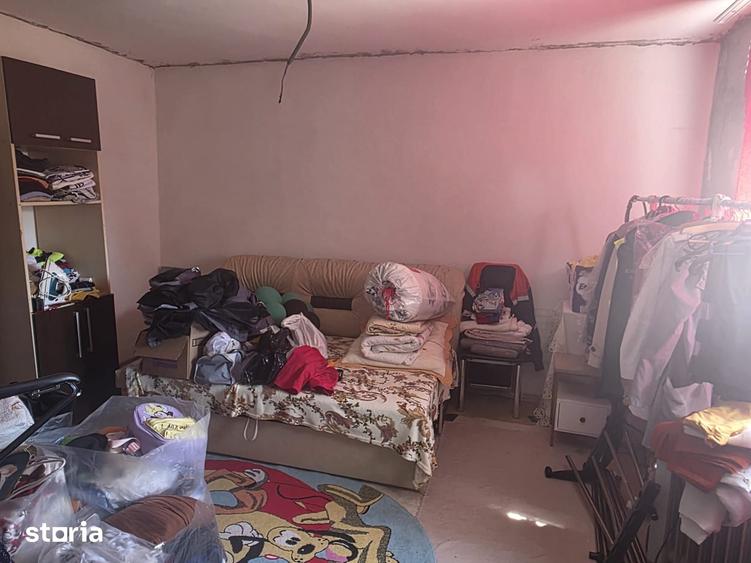 Casă cu 2 camere cu Teren 1300 Mp în Davidești