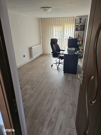 Casă cu 4 camere cu Teren 300 Mp în Central