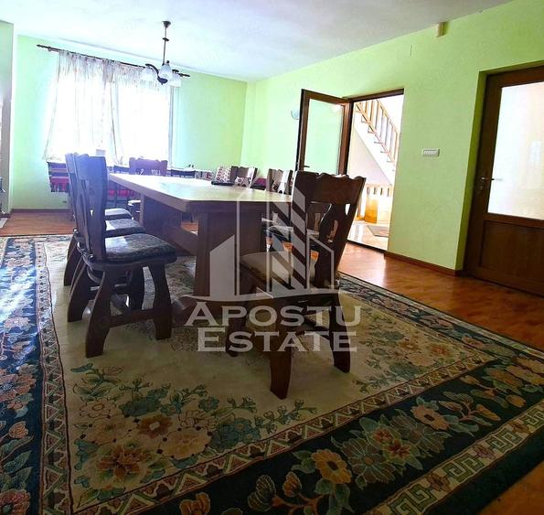 Casă cu 5 camere în Vladimirescu