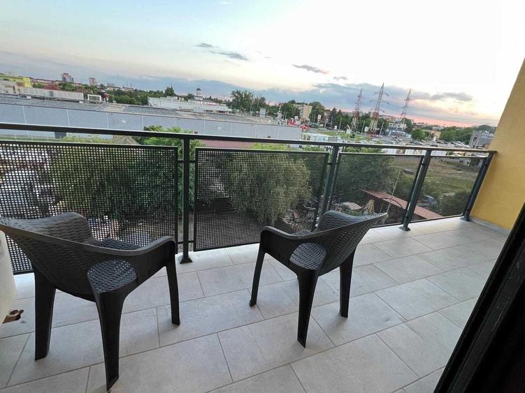 Apartament cu 3 camere decomandat în Dumbrăvița