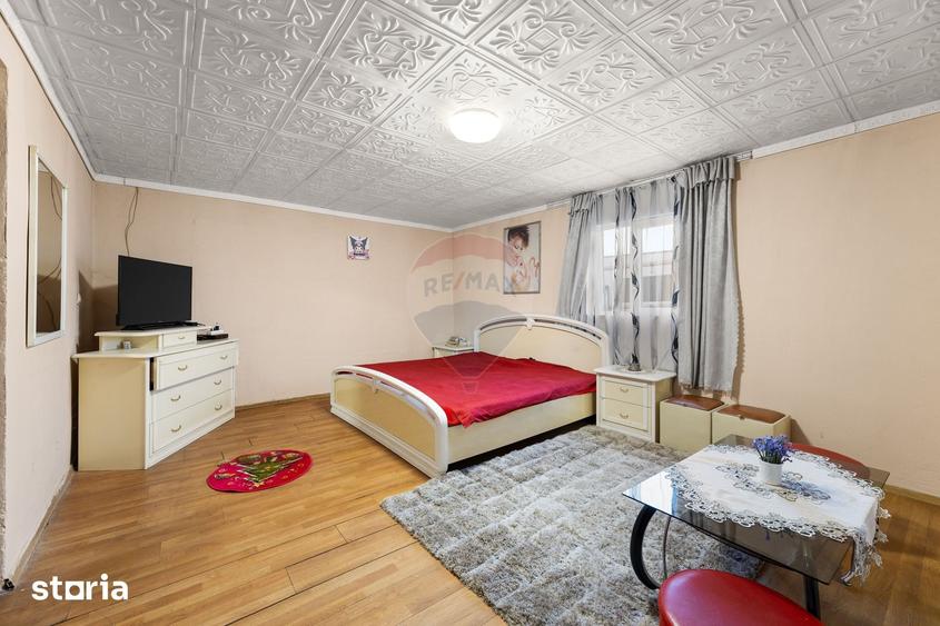 Casă cu 4 camere cu Teren 2056 Mp în Iratoșu