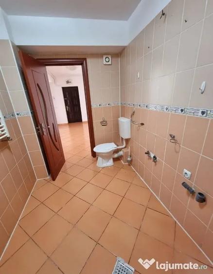 Apartament cu 2 camere decomandat în Vitan
