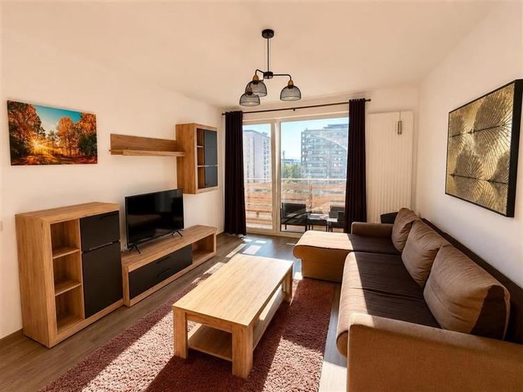 Apartament cu 2 camere decomandat în Tractorul