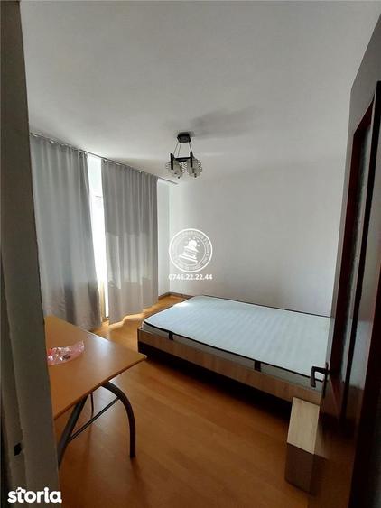 Apartament cu 2 camere semidecomandat în Podu Roș