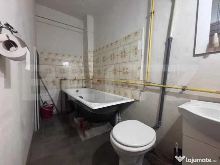 Garsonieră decomandată în Central