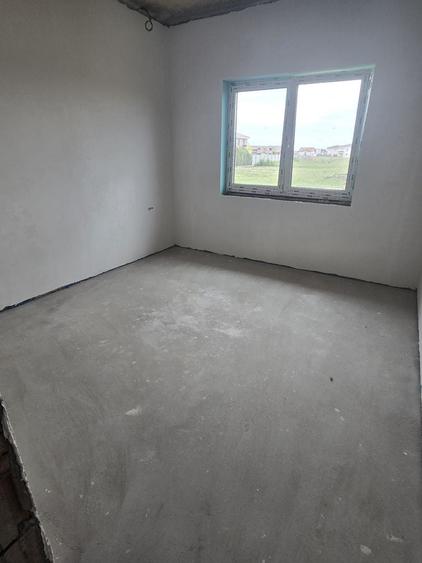 Duplex cu 3 camere cu Canalizare în Moșnița Nouă