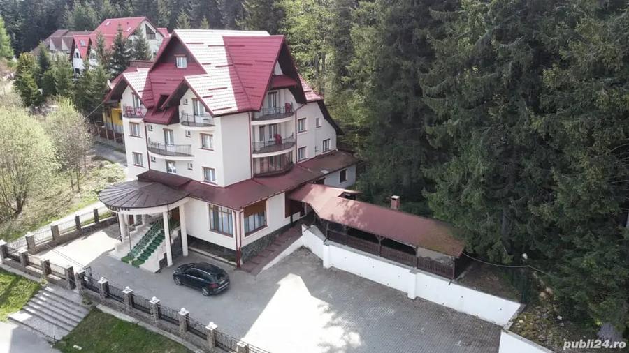 Spațiu comercial, de 1,000 mp, în Predeal