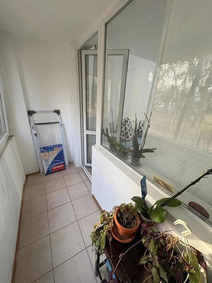 Apartament cu 3 camere semidecomandat în Gorjului