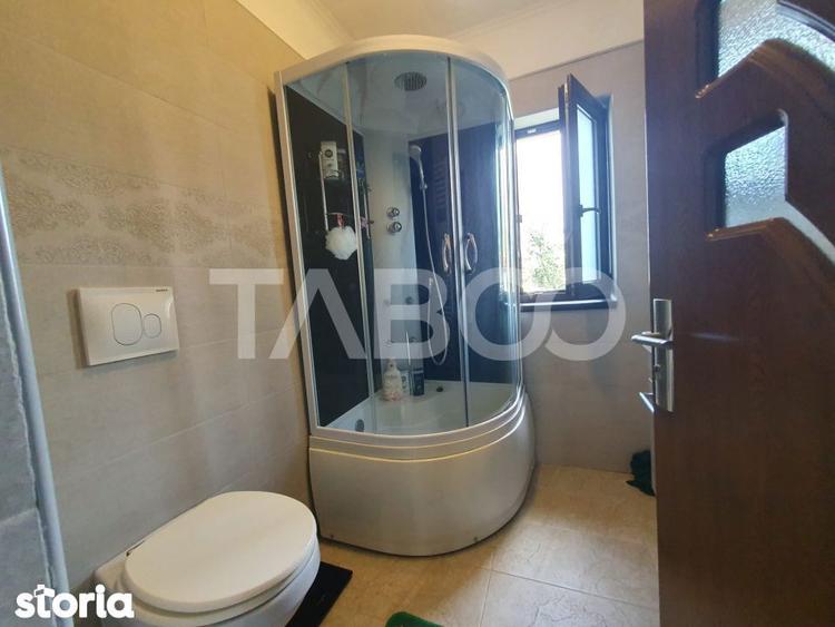 Casă cu 4 camere cu Piscina în Central