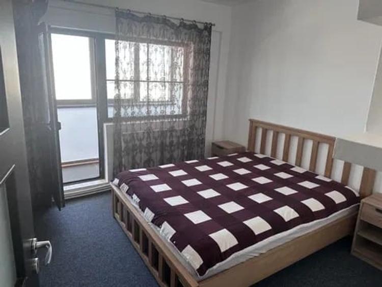 Apartament cu 3 camere semidecomandat în Dacia