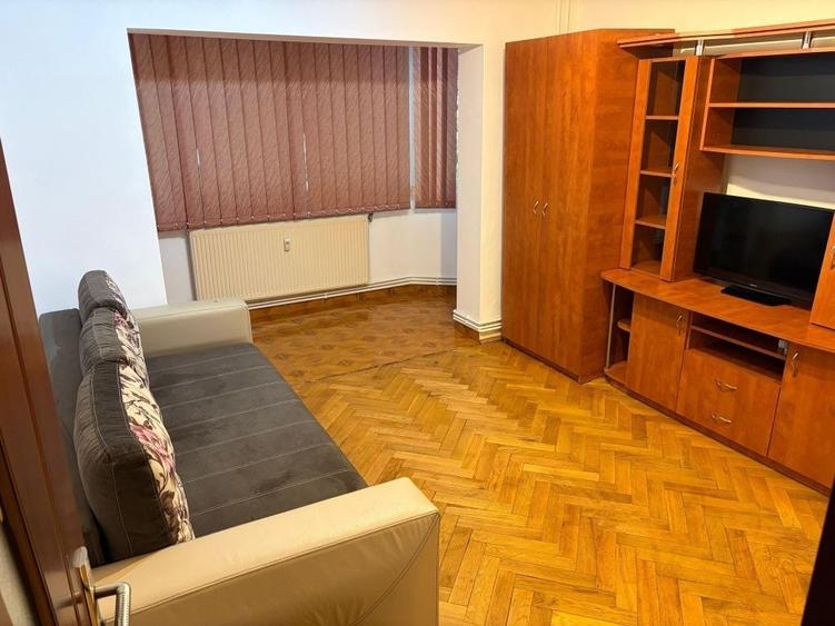 Apartament cu 2 camere decomandat, mobilat în Bucovina