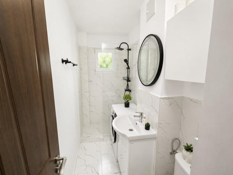 Apartament cu 2 camere nedecomandat, mobilat în Craiovei