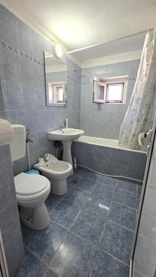 Apartament cu 4 camere decomandat, mobilat în Nord