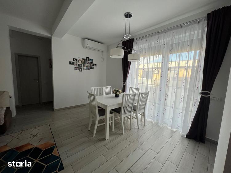 Apartament cu 3 camere în Dumbrăvița