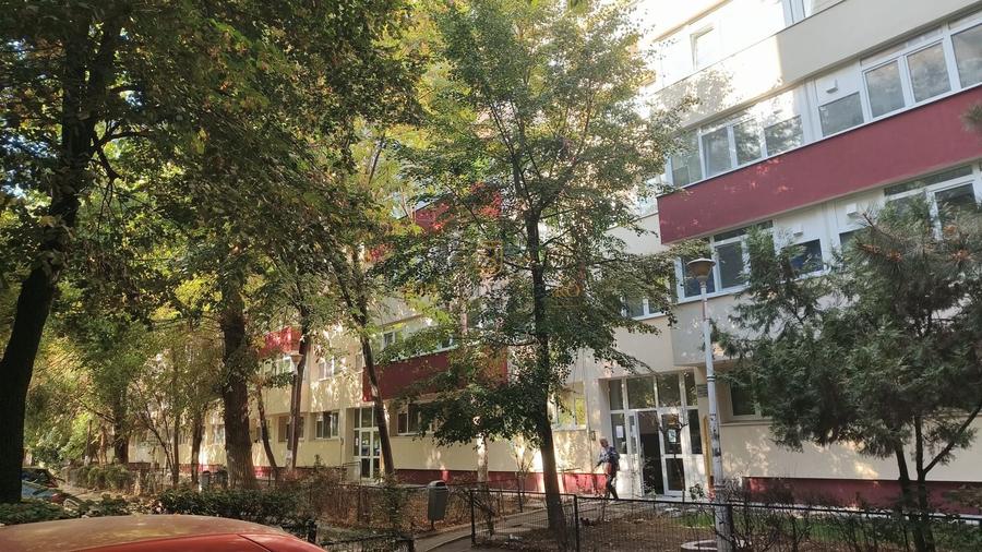 Apartament cu 2 camere decomandat în Berceni
