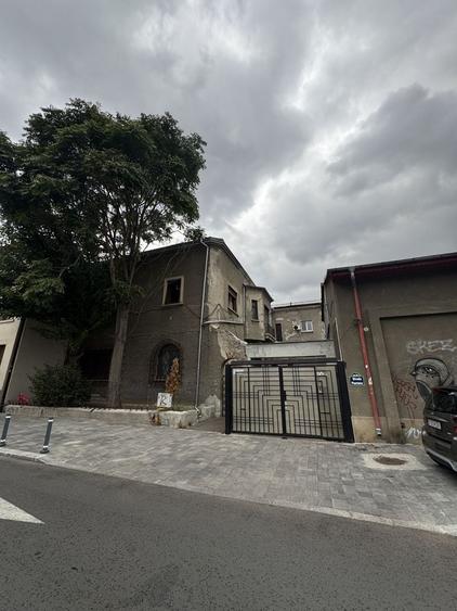 Casă individuală cu 12 camere cu Canalizare în Pache Protopopescu