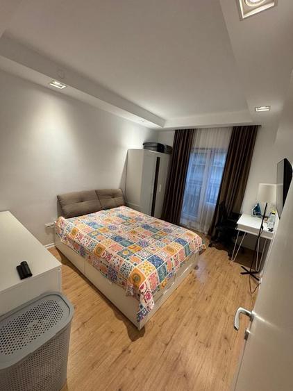 Apartament cu 3 camere decomandat în Crețuleasca