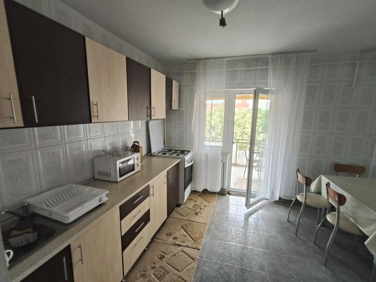 Apartament cu 3 camere decomandat în Dacia