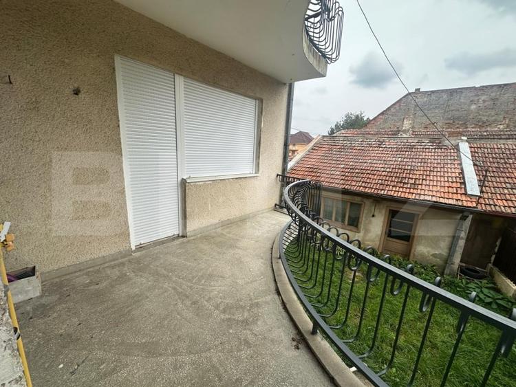 Apartament cu 4 camere decomandat în Titulescu
