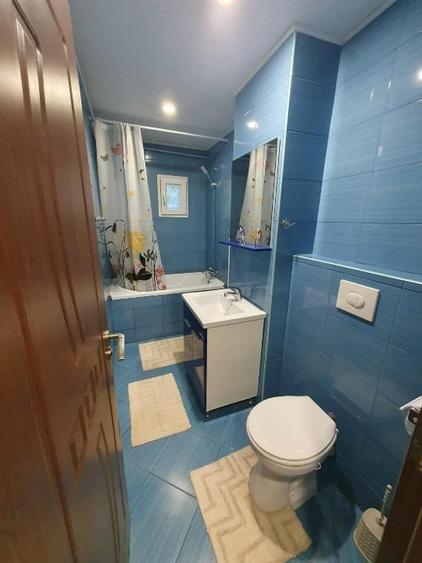 Apartament cu 2 camere decomandat, mobilat în Nicolina